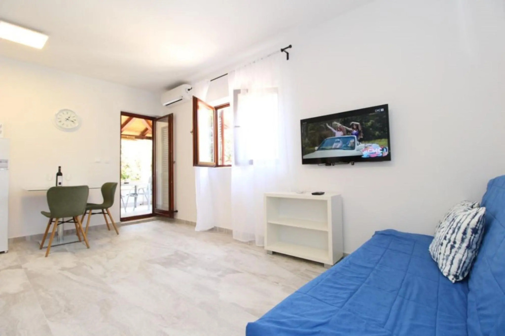 UGA - Perfect Location - SA3 - Ivona