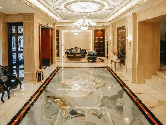 H Hotel