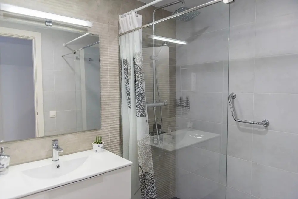 Hauzify I Apartaments Coral