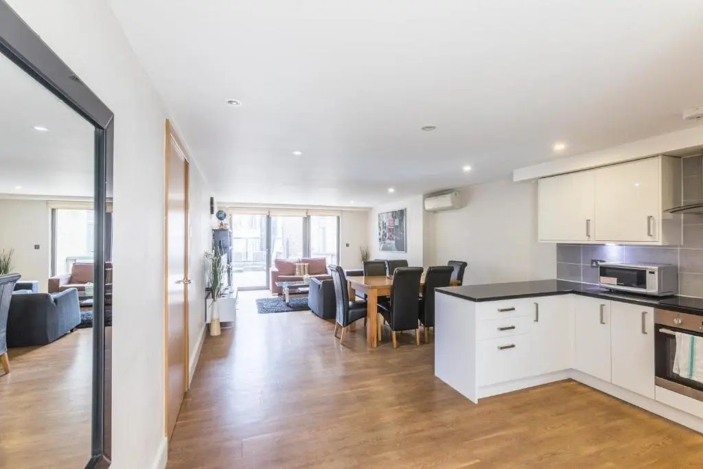 Lovely 2 Bed 2 Bath Apartment Central London