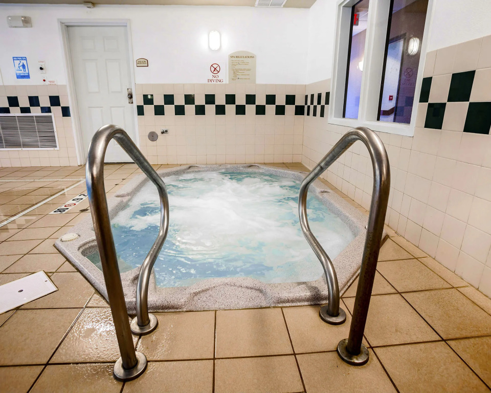 Comfort Suites Independence - Kansas City