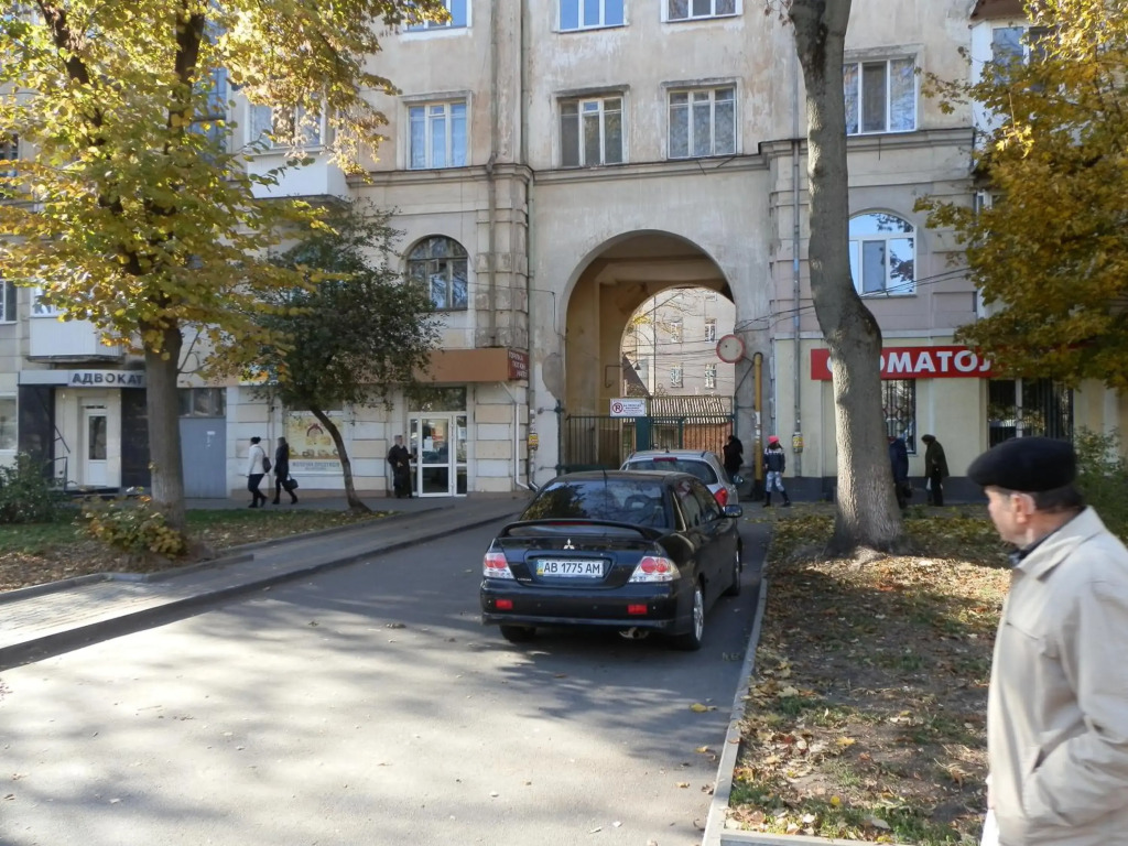 Apartment close to Roshen fountain