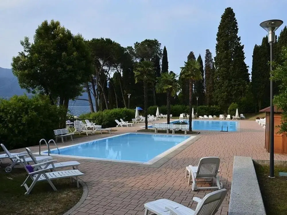 Anna in a Residential Complex With Lake View and Pool in Oggebbio