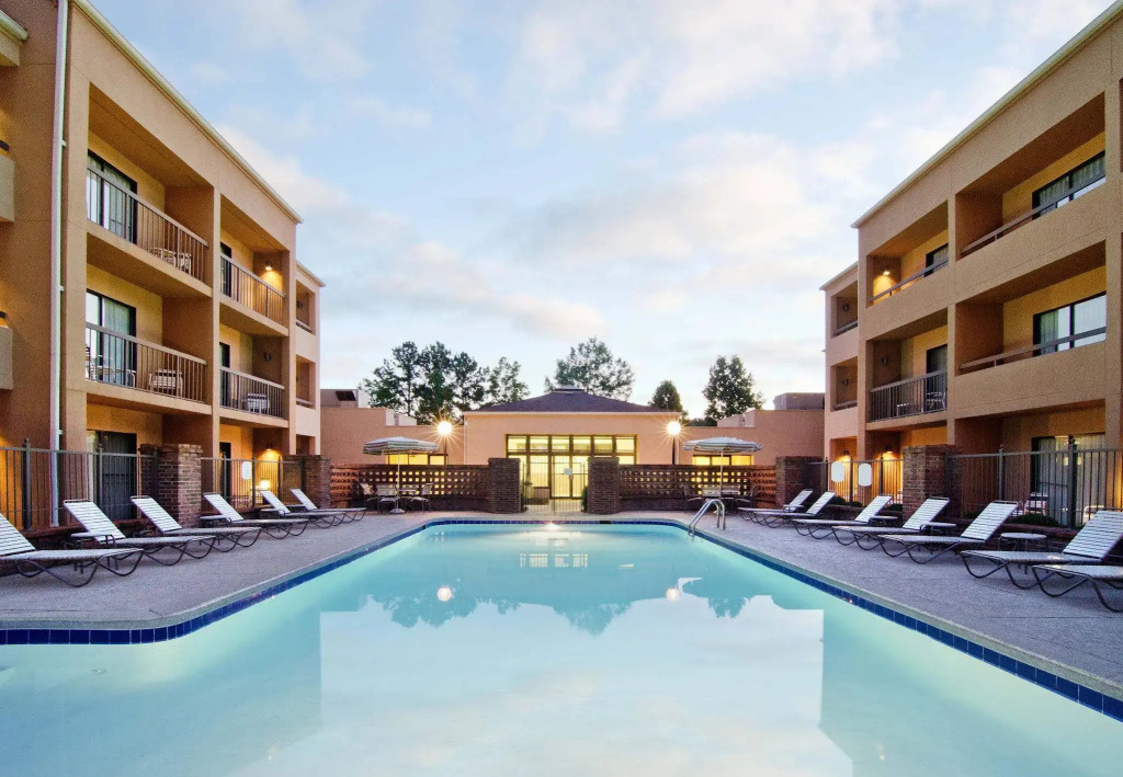 Courtyard by Marriott Huntsville University Drive