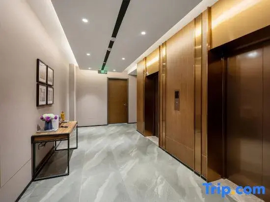 Home Inn Plus(Yantai Fuhai Road RT-Mart Store)