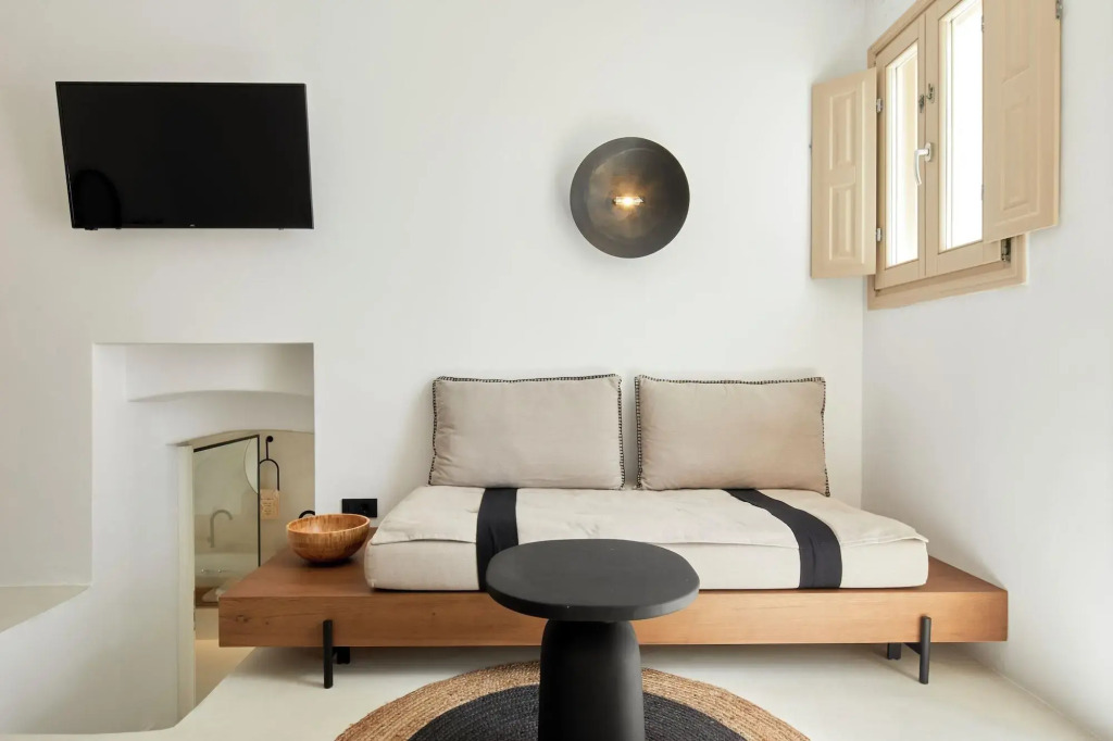 U & ME SUITES