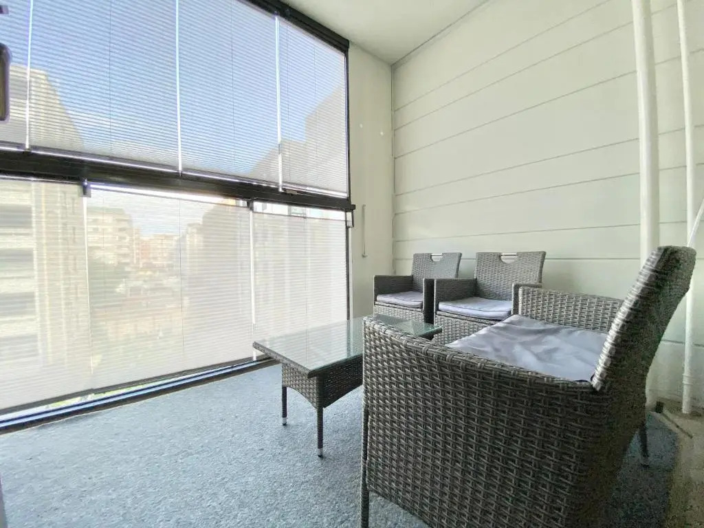 City Home Finland Big Luxury Suite - Spacious Suite with Own SAUNA, One Bedroom and Furnished Balcony next to Train Station