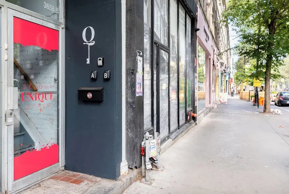 Unique Stays - 3658 Boul. Saint-Laurent
