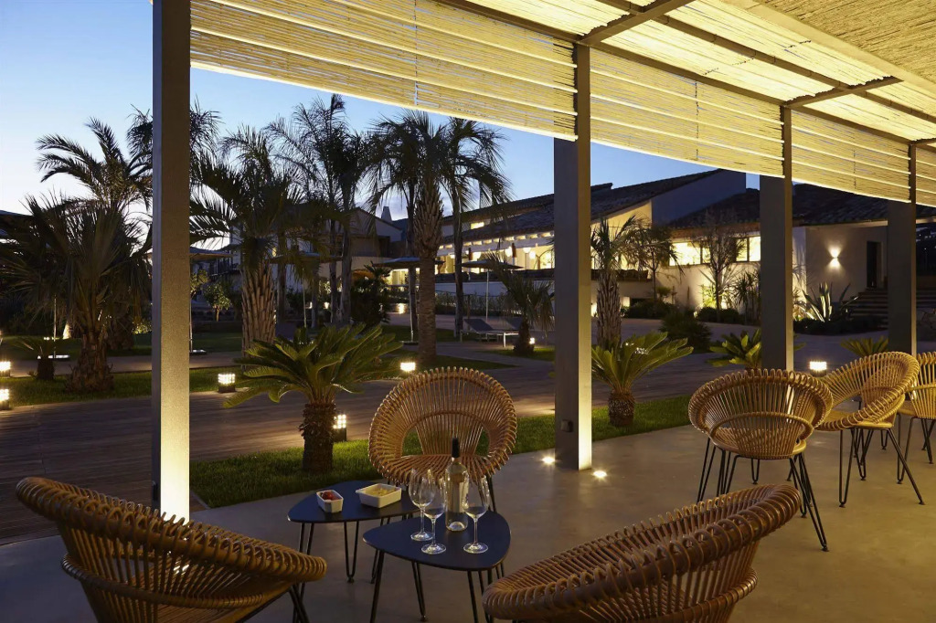 Hotel Restaurant Mas Lazuli by Fimedhotels