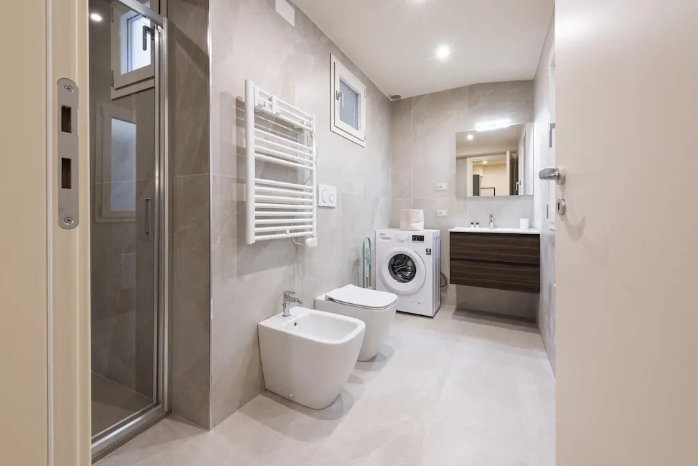 Mercato Contemporary Apartment by Mmega