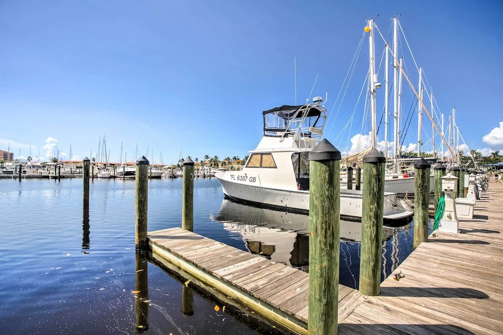 Resort-style Condo w/ Pool: 19 Miles to Fort Myers