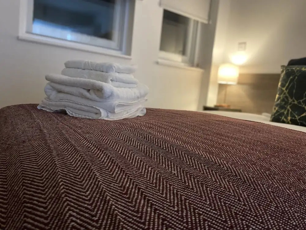 PS APARTMENTS
