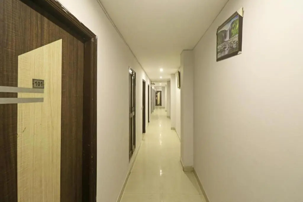 Transit Stay Near IGI Airport