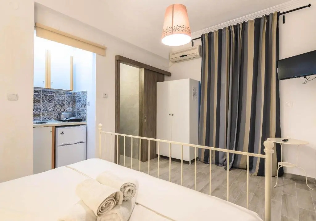Denise Studios and Apartments