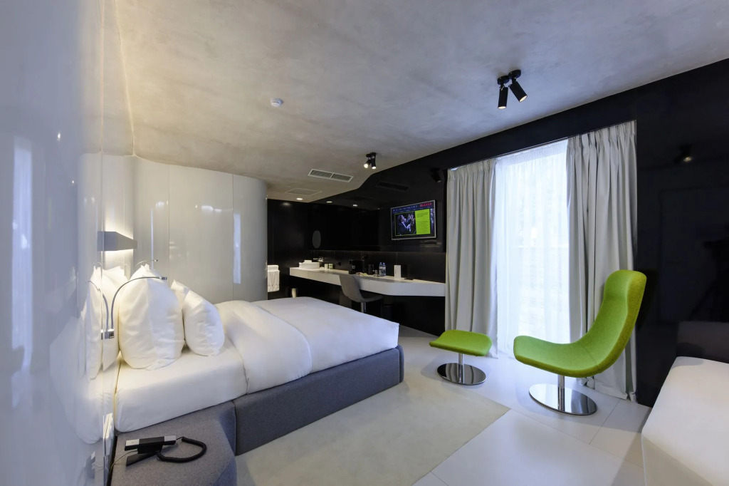 The Grove Design Hotel