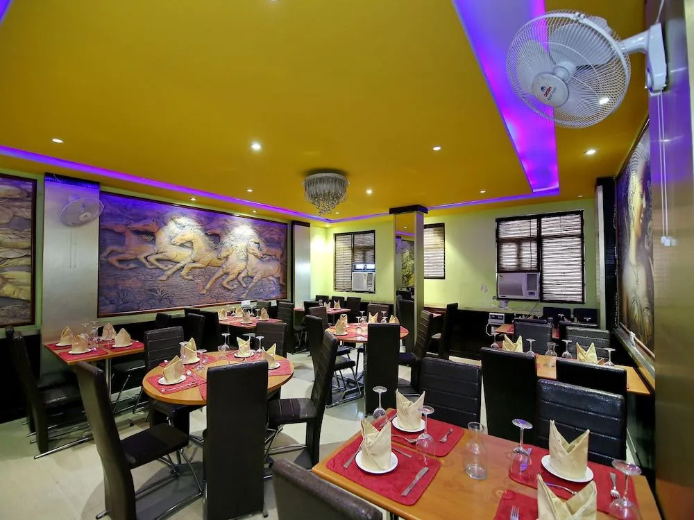 Treebo Green View, Noida