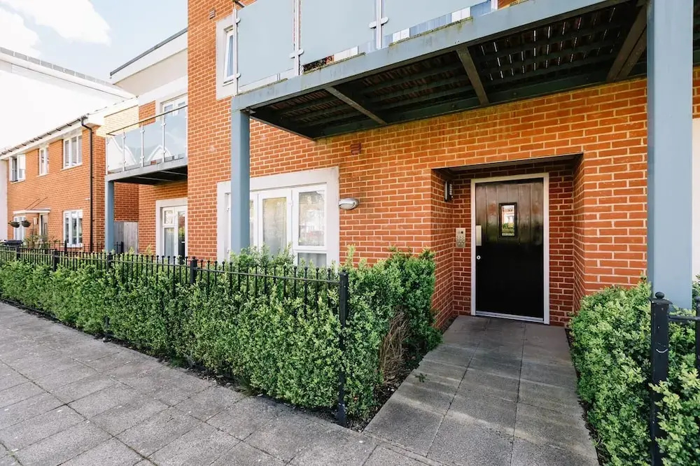 Palmerston House 2 Bedroom Apartments, Reading - 2 Bathroom with Parking