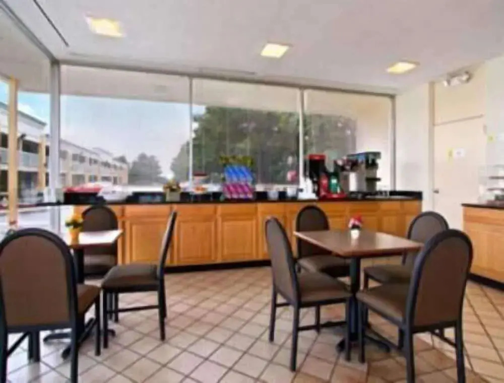 Travelodge Fredericksburg South