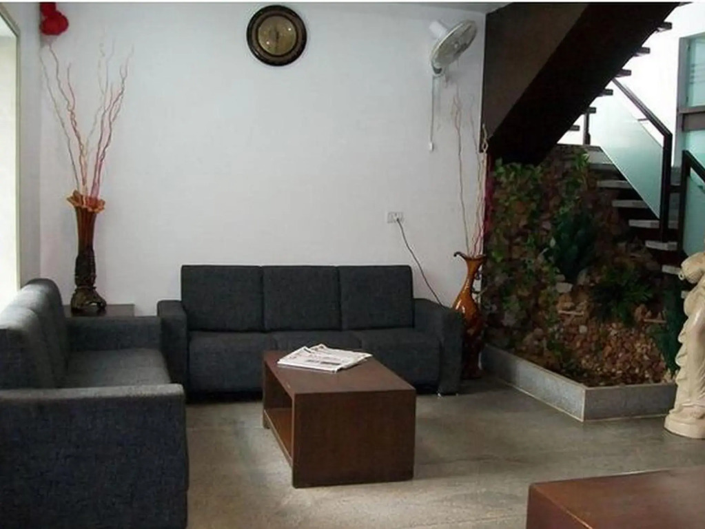 OYO 1030 Hotel Palm View Residency