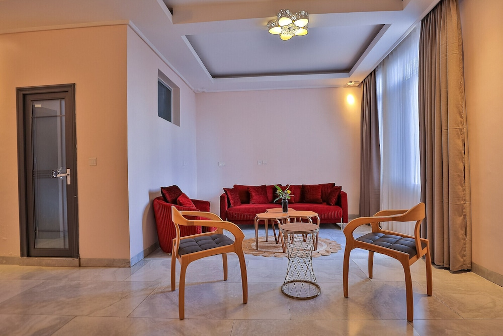 Homefree Hotel by signature