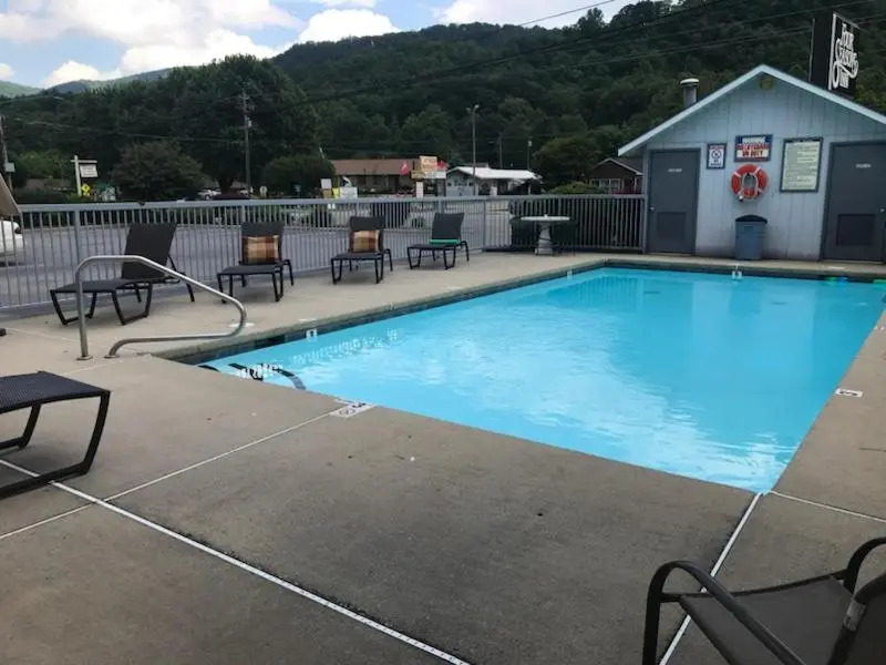 Four Seasons Inn