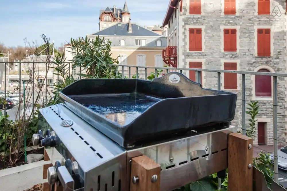 Charming Duplex With Terrace for 8 People in Port Vieux