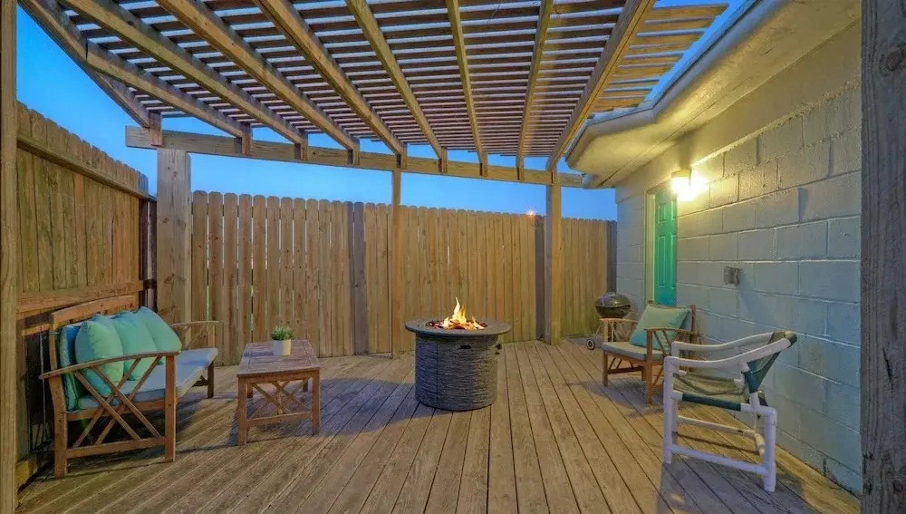 Walk to Shops, Near Dining & Beach Central Port A Location Casa Coconut by Avantstay