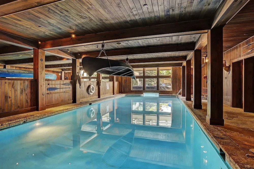 Modern Meets Mountains In This Airy 3 Bedroom Villa Villa