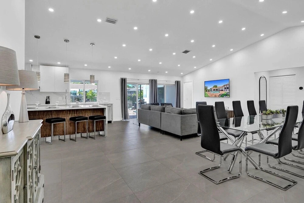 6BR Oasis with Heated Pool & Gameroom