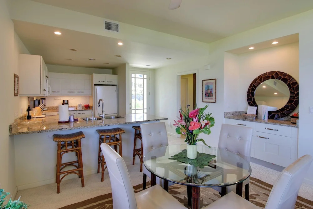 Tropical Kona Resort Townhome: Patio + Ocean Views