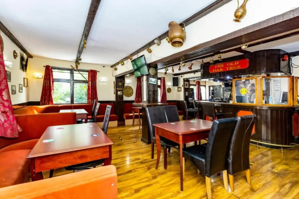 Old Oak Tree Inn