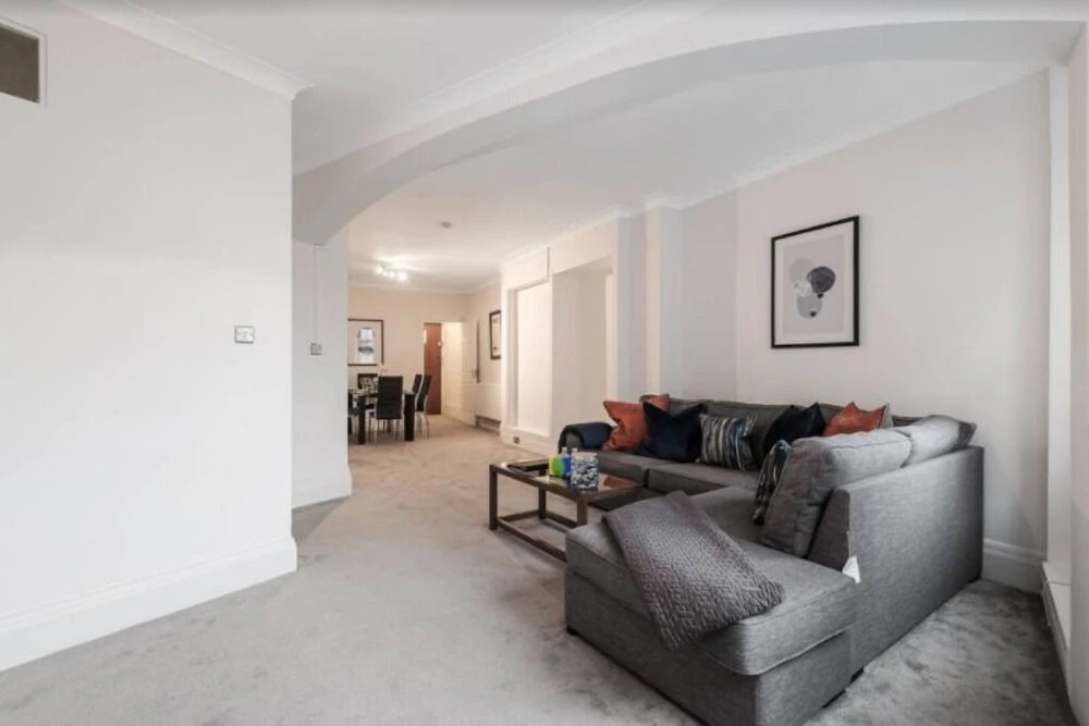 Spacious 5 Bed  Next to Regents Park Flat 11
