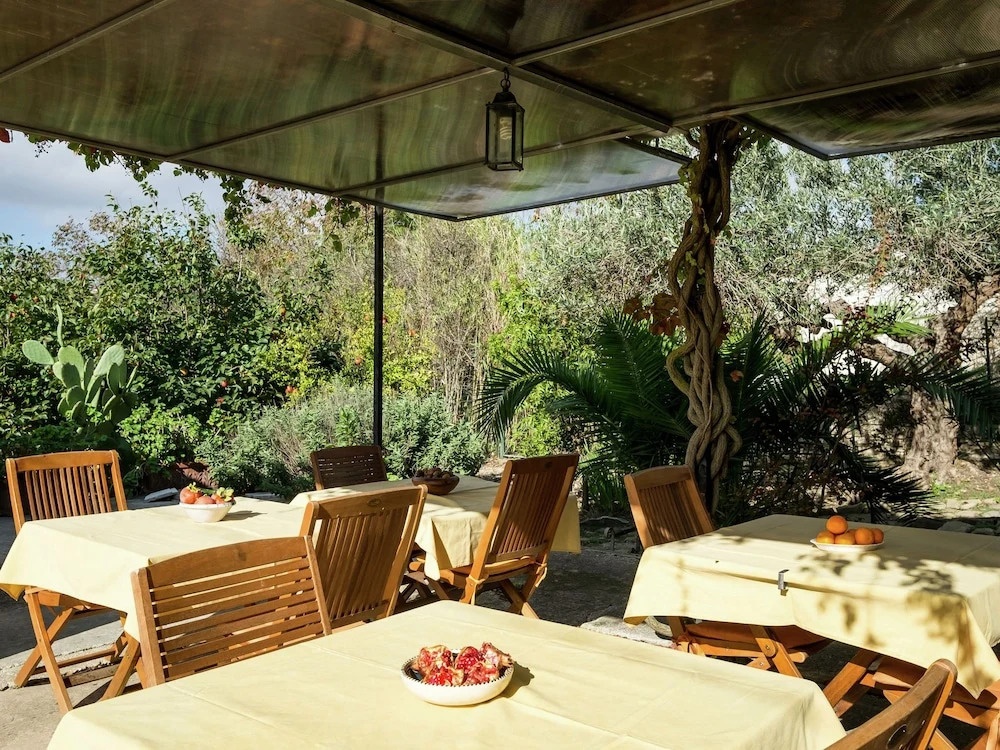 Apartment in Annex With Swimming Pool Right in the Sicilian Countryside