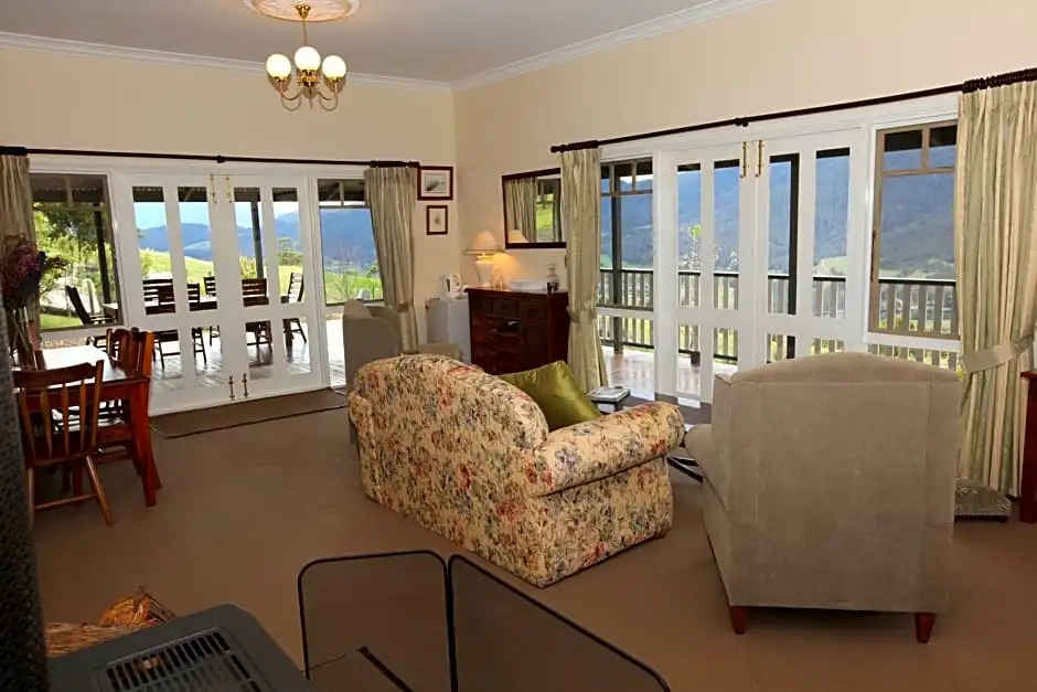 House on the Hill Bed and Breakfast