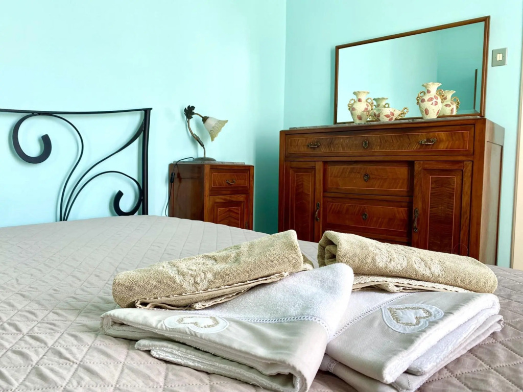 Rustic apartment,immersed in tranquility, a few steps from the city center and the old town-la Casa di Francesca