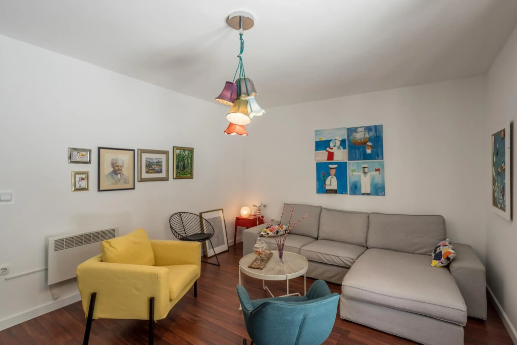 Dalmatian with pool and garden only yours 230m2 for 1-4 people 15 min from the old town of Split