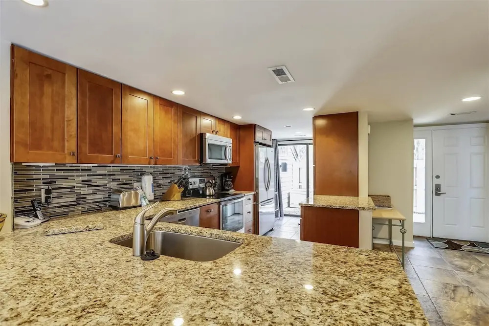 Greens 190 - Three Bedroom Condo