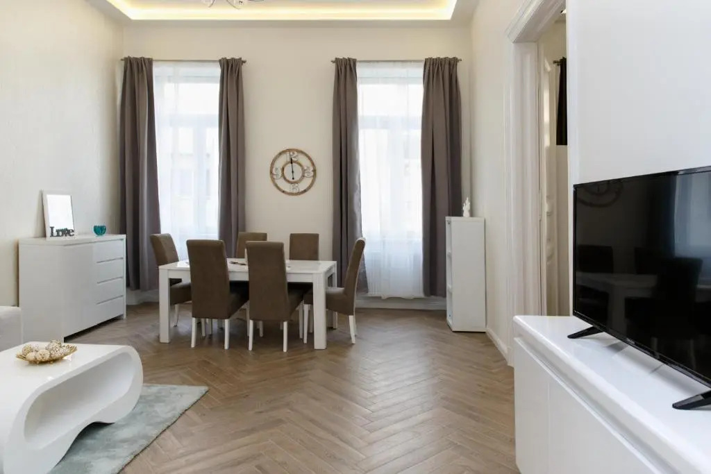 Jenny luxury two bedrooms apartment.