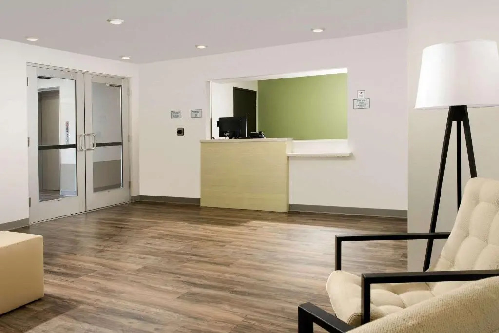 Extended Stay America Select Suites - Orlando - Airport
