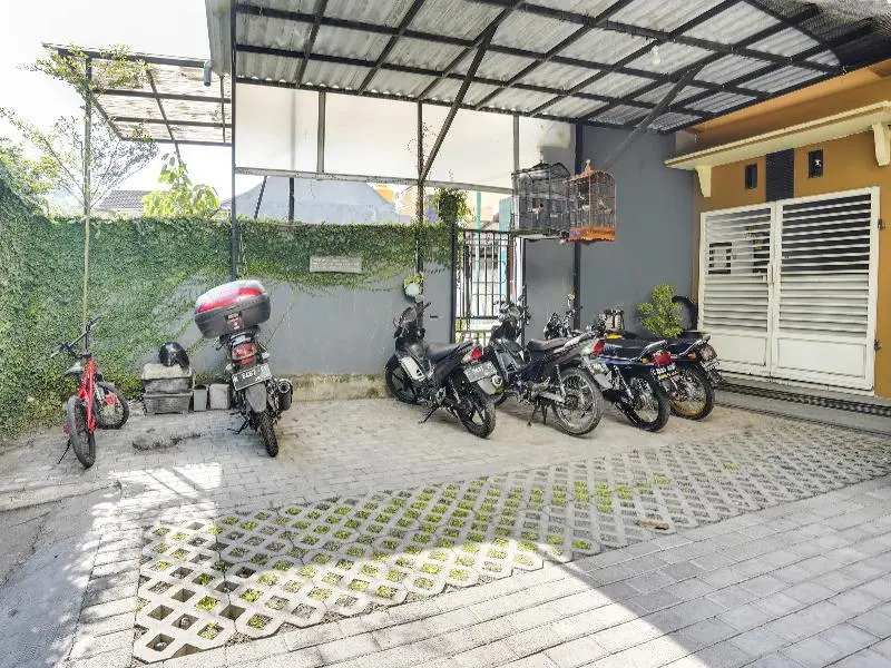 Hotel O Rumah Kost Gresik Syariah