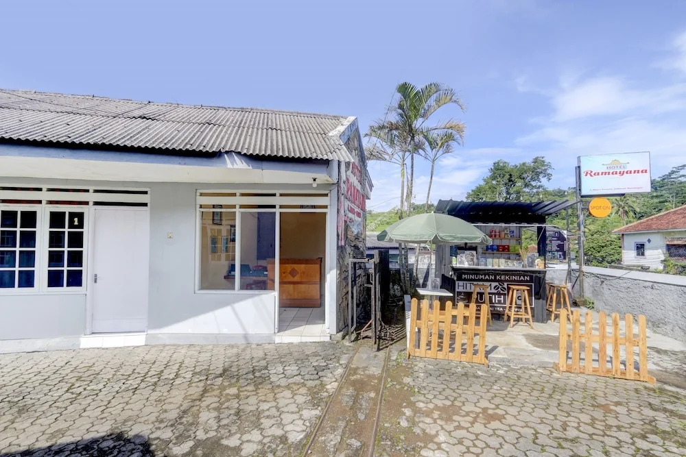 Hotel O Ramayana