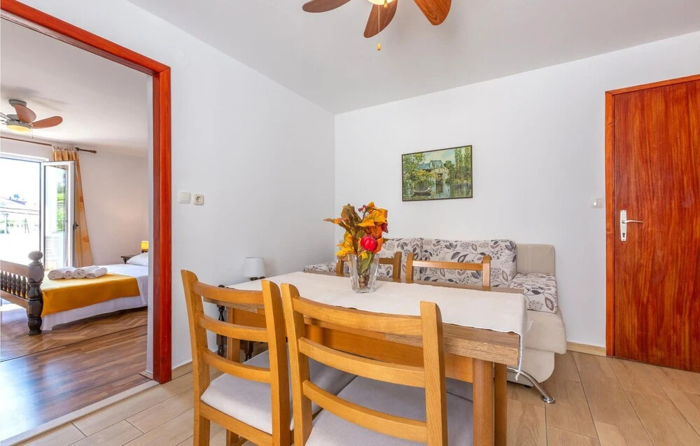 Awesome Apartment in Duce With Wifi and 1 Bedrooms