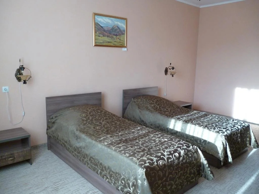 Erney Laz Hotel