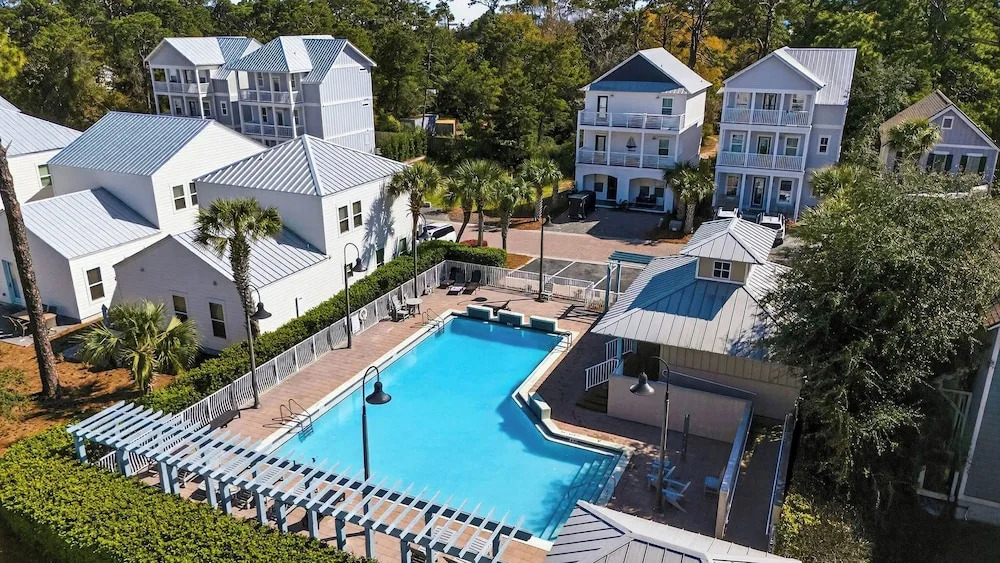 Southern Dreams on 30A by Avantstay Pool + Outdoor Lounge + Golf Cart Access Minutes to the Beach