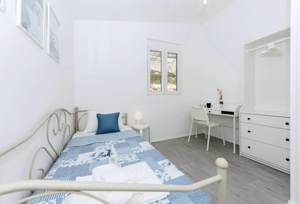 Vista Mare Apartment - Brand New, 3 Bedroom, Sea View