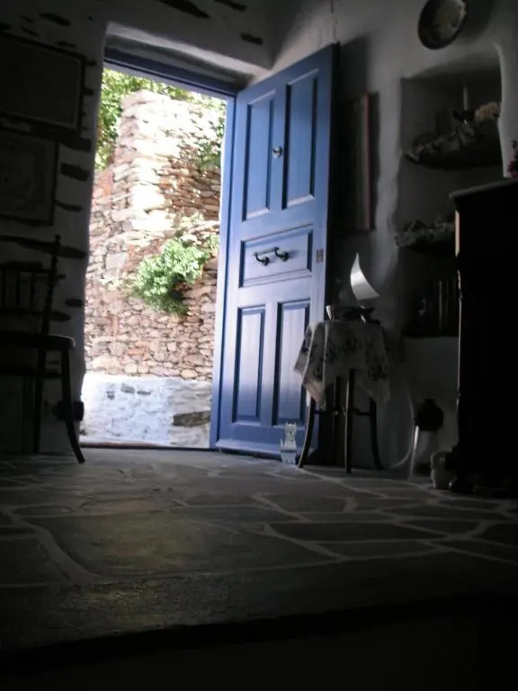 3-level doll house in Kea Ioulida/Chora, Cyclades
