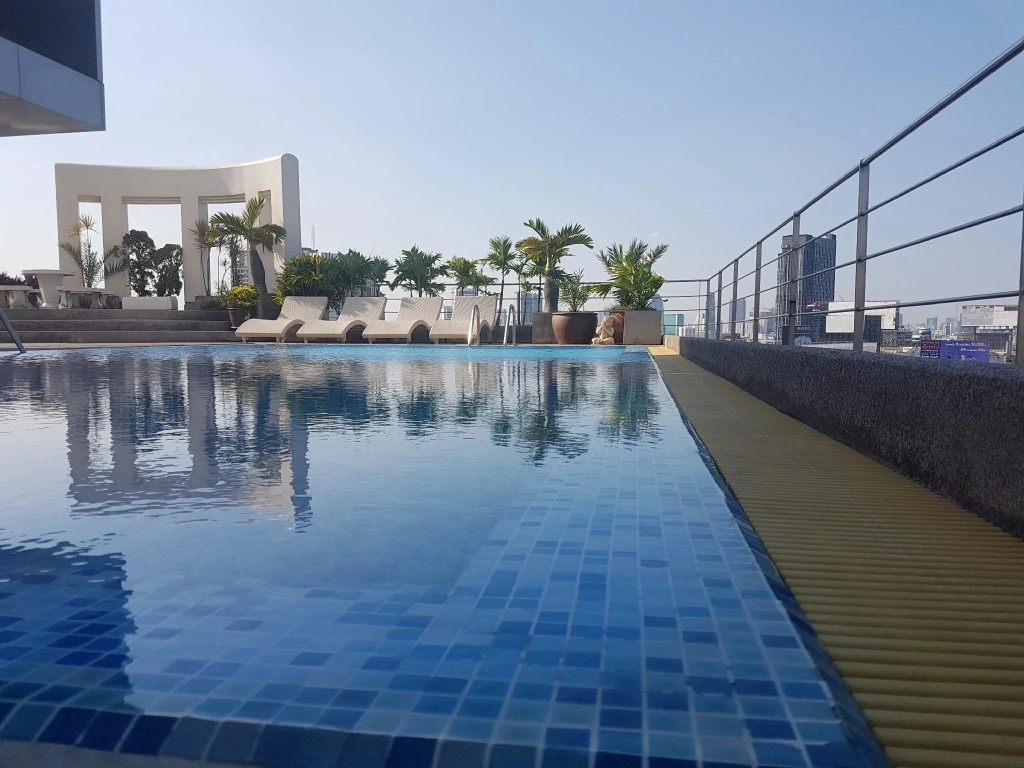 Interchange Tower Serviced Apartment - SHA Extra Plus
