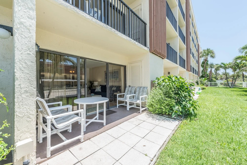 Chateau by the Sea - Cocoa Beach Oceanfront Pet-Friendly Condos with Rooftop Deck & Heated Pool