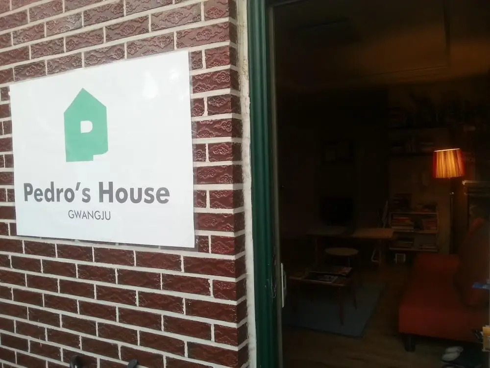 Pedros House - Foreigners only