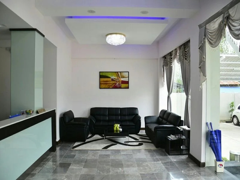 Platinum River View Hotel